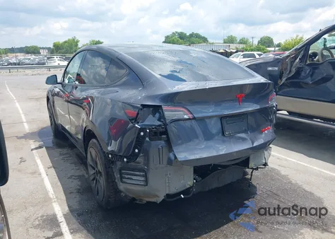 2021 Tesla Model Y Long Range Dual Motor All-Wheel Drive z USA, uszkodzony, nr VIN 5YJYGDEE1MF066039